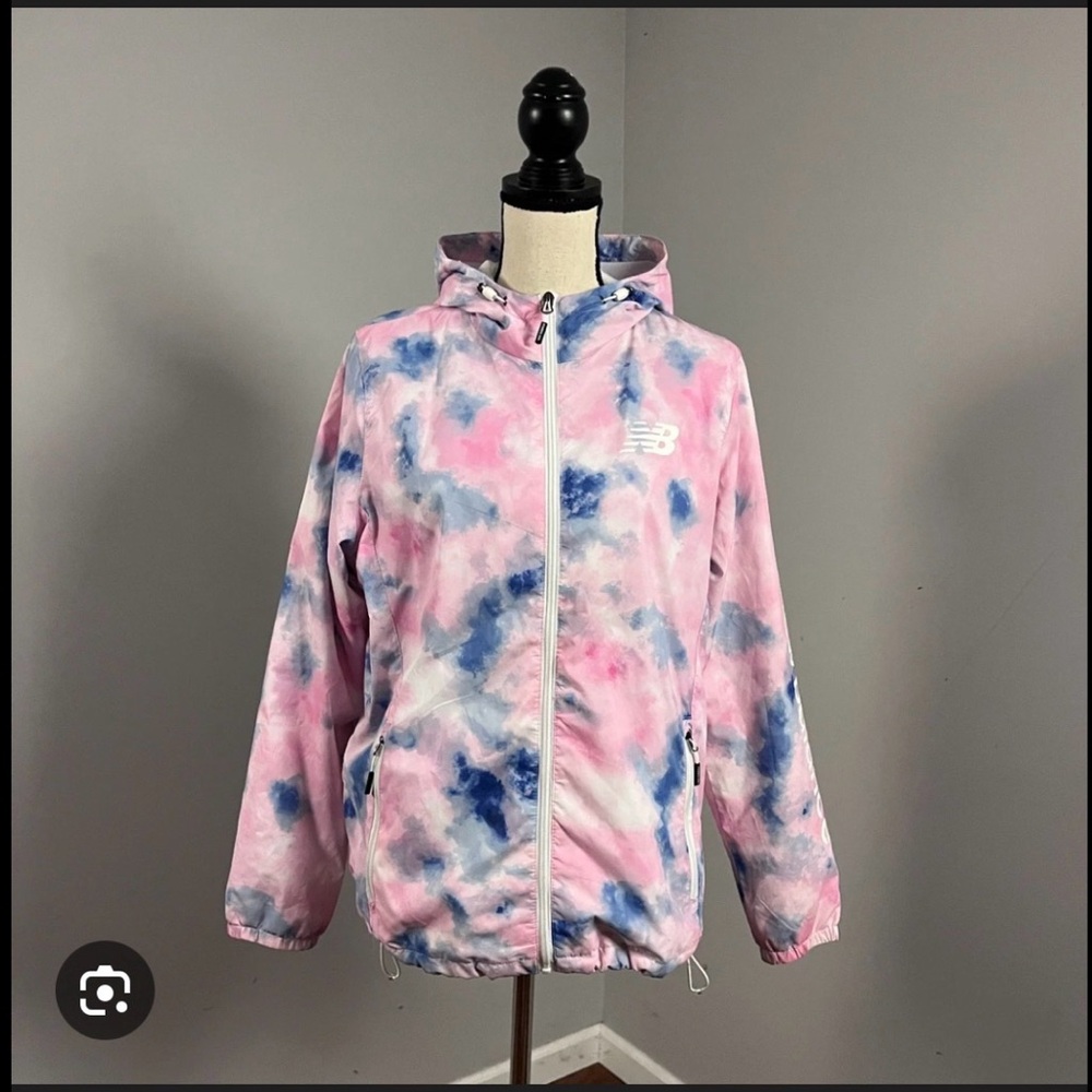 EUC New Balance women’s windbreaker size M